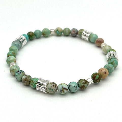 Armband aus hellem Türkis