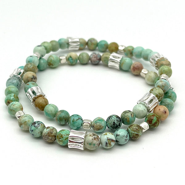 Armband aus hellem Türkis