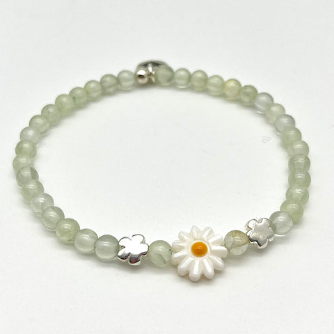 Prehnit Armband mit Gänseblümchen