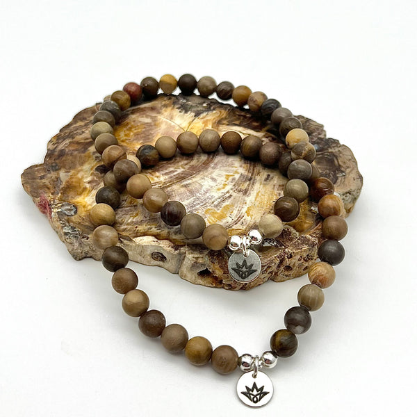 Armband aus versteinertem Holz