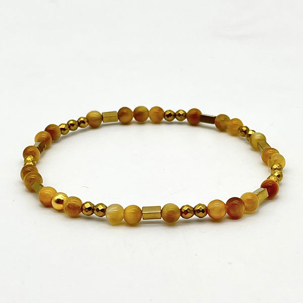 Armband-Set aus Tigerauge und goldenen Details