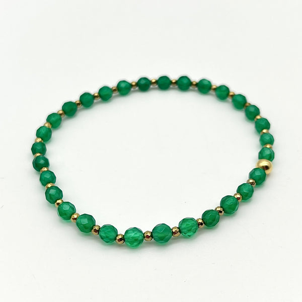 Armband-Set aus Malachit und goldenen Details