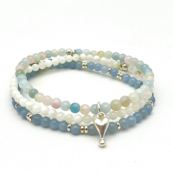 Edelsteinarmbänder aus Beryll, Perlmutt und Angelith