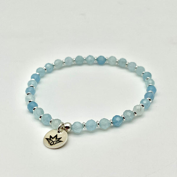 Edelsteinarmband aus Aquamarin im Bohostyle