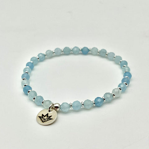 Edelsteinarmband aus Aquamarin im Bohostyle