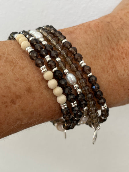 Edelsteinarmbänder aus Rauchquarz, Bohostyle