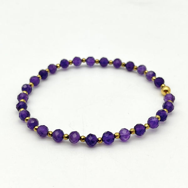 Armband-Set aus Amethyst und goldenen Details
