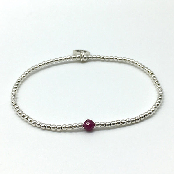 Kugelarmband aus 925 Silber und Rubin