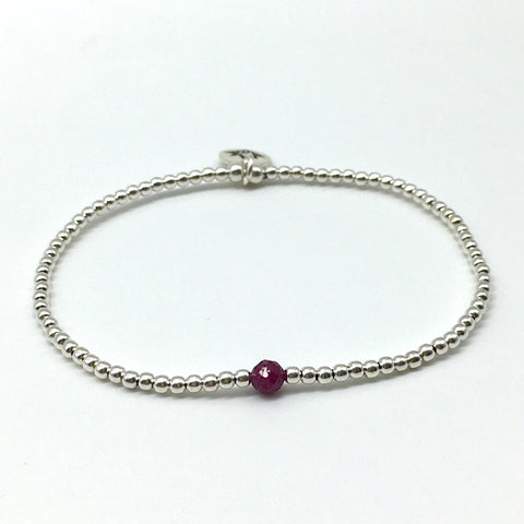Kugelarmband aus 925 Silber und Rubin