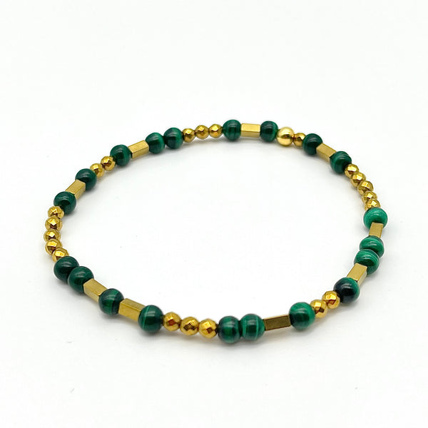 Armband-Set aus Malachit und goldenen Details